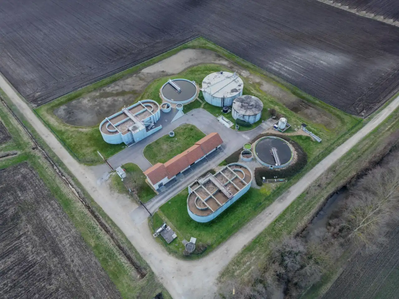 湿法脱硫塔喷淋层与除雾器选型要点及常见故障排除