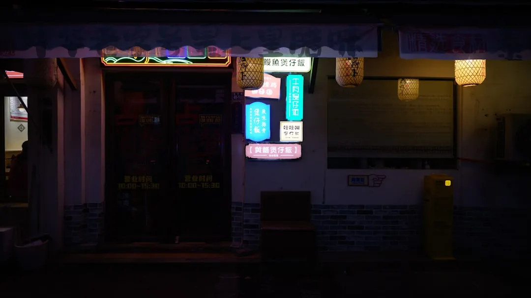 工业烟气达标排放方案：脱硫剂与喷淋层在脱硫塔系统中的选型要点